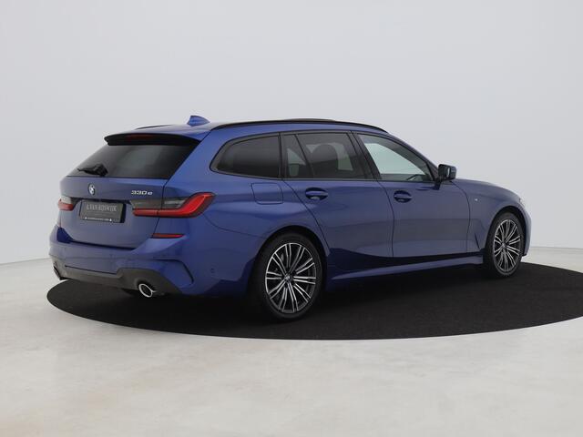 BMW 3-SERIE Touring 330e Touring M-Sport | PANO | CAMERA | KEYLESS | STOEL- EN STUURVERW. | TREKHAAK