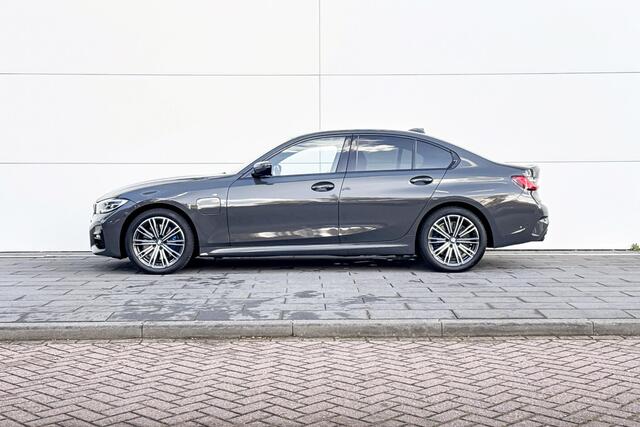 BMW 3-SERIE Sedan 330e High Executive
