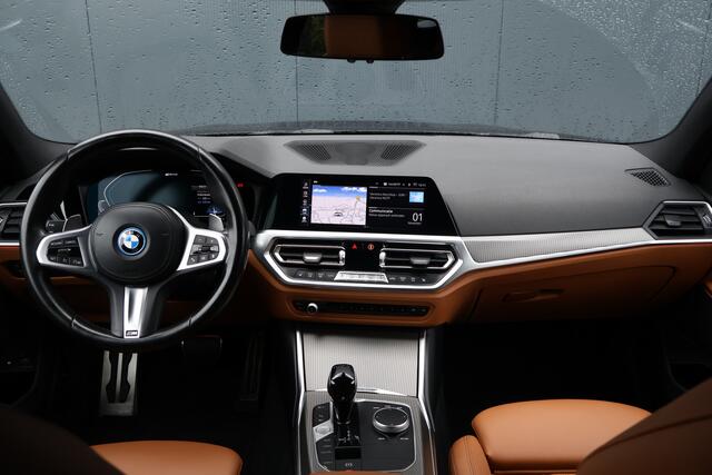 BMW 3-SERIE Touring 320e M-Sport High Executive | Shadow Line | Stoelverwarming | Leer | Carplay | Dealer Onderhouden | M-pakket