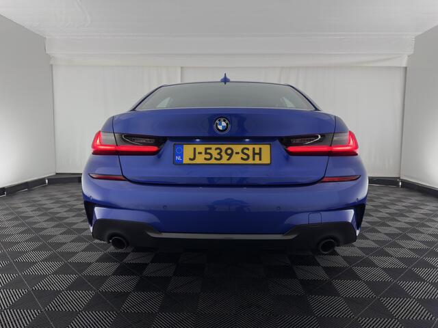 BMW 3-SERIE 320i High Executive M-Sportpack (INCL.BTW) *LEATHER-MICROFIBRE | FULL-LED | HEATED-SPORTSEATS | BLIND-SPOT | HIFI-SOUND | KEYLESS | NAVI-FULLMAP | ECC | PDC | CRUISE | 20''ALU*
