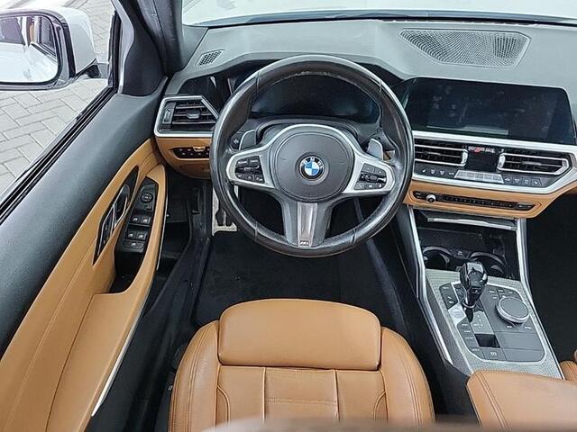 BMW 3-SERIE 330e M-Sport | Navi | Leder | Sfeer Verlichting