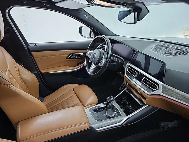 BMW 3-SERIE 330e M-Sport | Navi | Leder | Sfeer Verlichting
