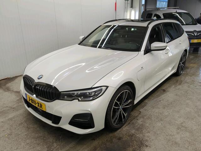BMW 3-SERIE Touring 330e eDrive M-Sport | Navi | Panorama | Camera | Leder