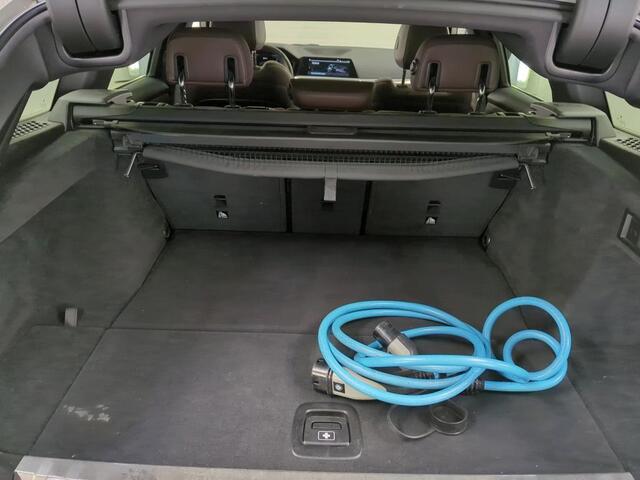 BMW 3-SERIE Touring 330e eDrive M-Sport | Navi | Panorama | Camera | Leder