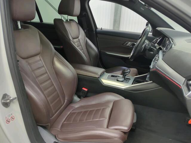 BMW 3-SERIE Touring 330e eDrive M-Sport | Navi | Panorama | Camera | Leder