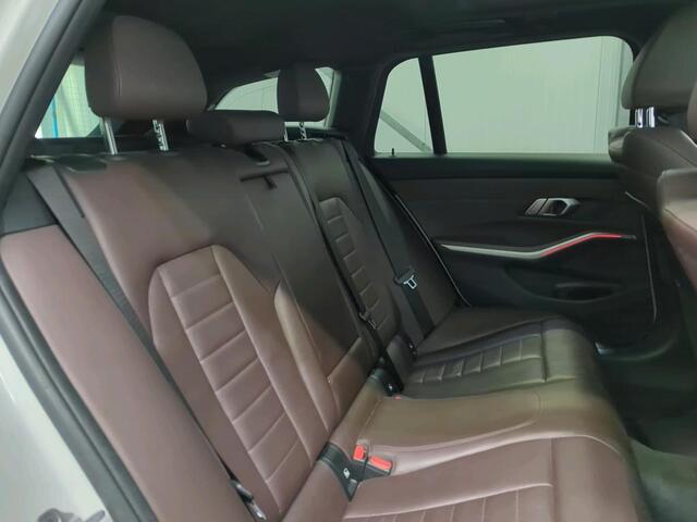 BMW 3-SERIE Touring 330e eDrive M-Sport | Navi | Panorama | Camera | Leder