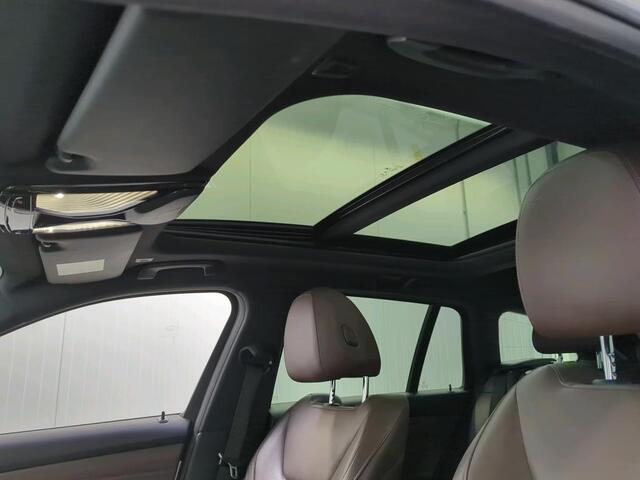 BMW 3-SERIE Touring 330e eDrive M-Sport | Navi | Panorama | Camera | Leder