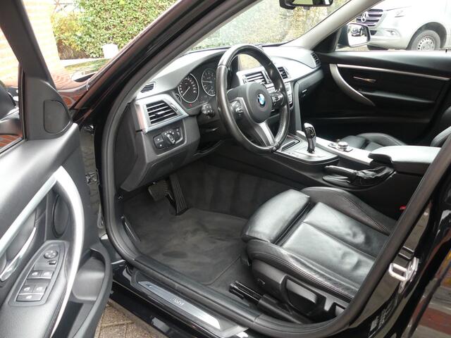 BMW 3-SERIE Touring 318i High Executive / Sportstoelen / Leer