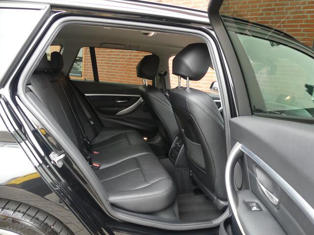 BMW 3-SERIE Touring 318i High Executive / Sportstoelen / Leer