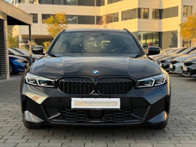 BMW 3-SERIE Touring 320d xDrive M-SPORT ** LED, NAVI+, HALF-LEDER, PANO, H&K, HuD, TREKH, 19-inch LMV ** 1e EIG - UNFALLFREI ** ** INFORMEER OOK NAAR ONZE AANTREKKELIJKE FINANCIAL-LEASE TARIEVEN **
