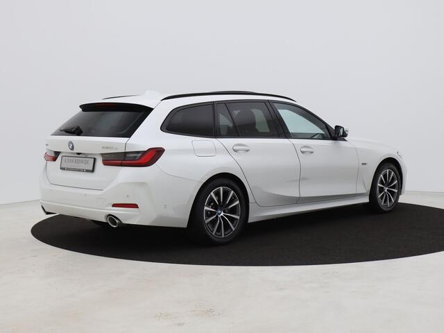 BMW 3-SERIE Touring 320e xDrive Business Edition | PANO | CAMERA | KEYLESS | HUD | STOELVERW. | TREKHAAK