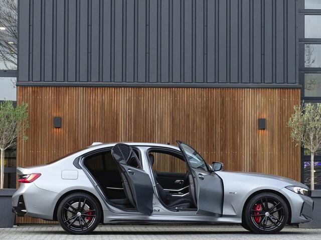 BMW 3-SERIE 330e 292PK M-Sport / Frozen Grey / Carbon / Harman Kardon / Head