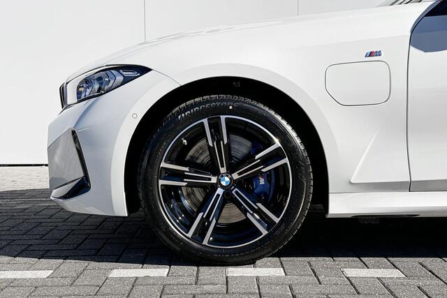 BMW 3-SERIE Touring 330e | Selections