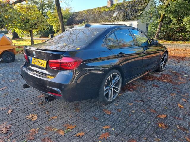 BMW 3-SERIE 320i Aut. Msport Schuifdak Stoelverw ( diefstalschade )