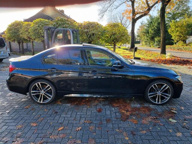 BMW 3-SERIE 320i Aut. Msport Schuifdak Stoelverw ( diefstalschade )