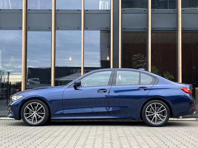BMW 3-SERIE 320i Executive | Carplay | Stoelverwarming | Sportstoelen |