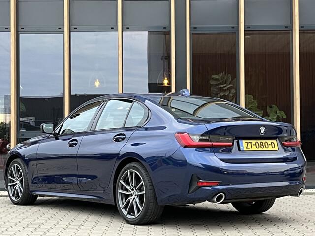 BMW 3-SERIE 320i Executive | Carplay | Stoelverwarming | Sportstoelen |