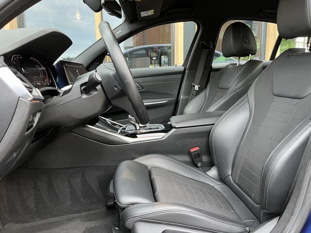 BMW 3-SERIE 320i Executive | Carplay | Stoelverwarming | Sportstoelen |