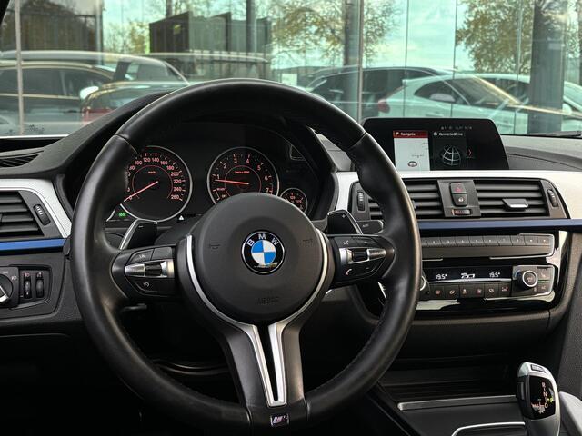 BMW 3-SERIE 320i M Sport | Alcantara Bekleding | Dealer Onderhouden