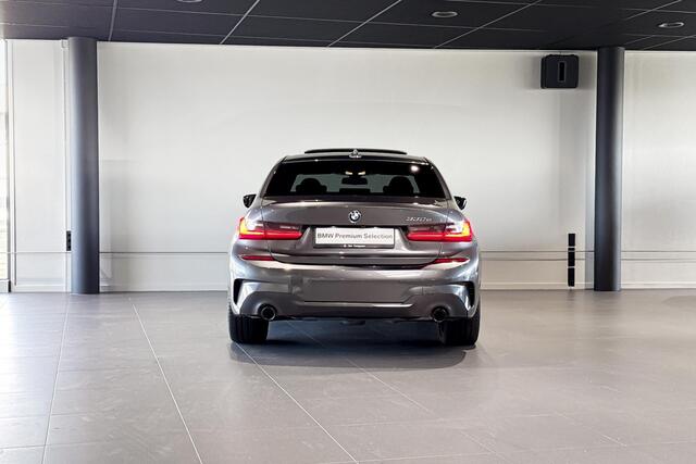 BMW 3-SERIE Sedan 330e eDrive Edition | M Sport Plus | Glazen schuif-/kanteldak | Stoelverwarming | Head-Up Display |