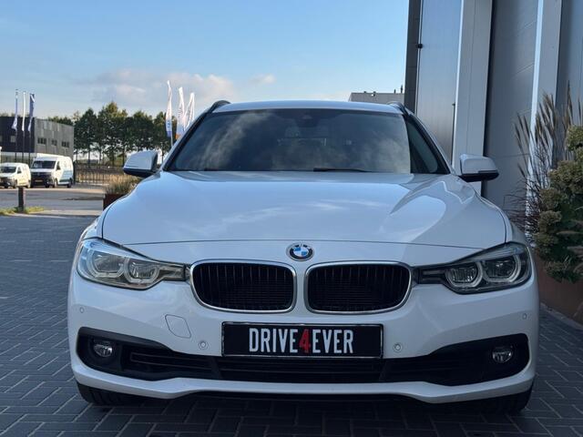 BMW 3-SERIE 318i Executive M19 NAVI PDC ELEK PAKKET SPORTVELGEN LED