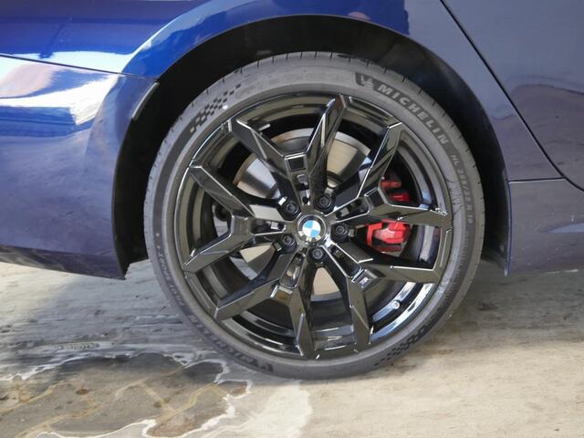 BMW 3-SERIE Touring 330e xDrive M-Sport Pro | Panorama | CoPilot | Harman Kardon | Trekhaak | Memory | 19" Jet Black