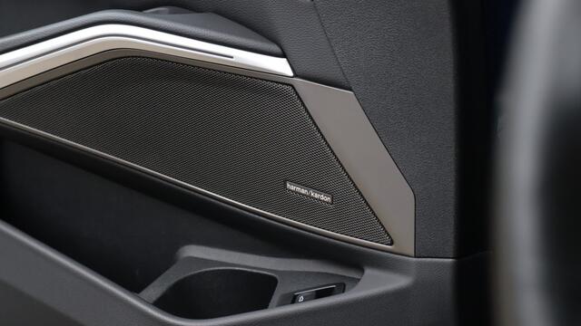 BMW 3-SERIE Touring 330i M-Sport Pro | Harman/Kardon | Panoramadak | Head-up | Trekhaak | M Sportstoelen | Carbon