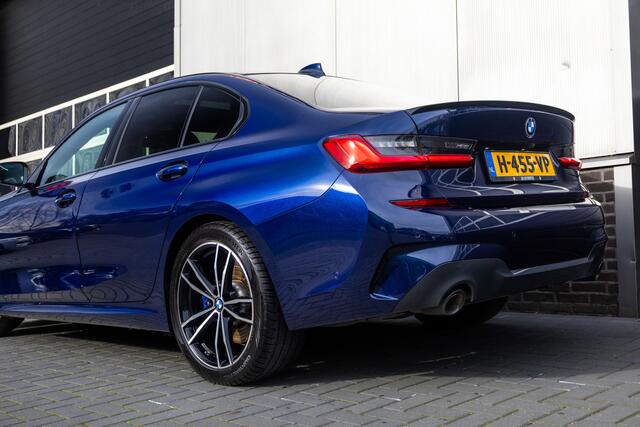 BMW 3-SERIE 330e 293 pk eDrive Edition/ M-Sportpakket / BTW-Auto/ NL-auto/ Open-Dak/ Laser/ Head-Up/ Harman-Kardon/ Adapt.Cruise/ 360-Camera/ 19'' LMV