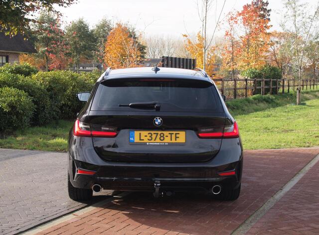 BMW 3-SERIE Touring 318i Executive Edition | Camera | Apple Carplay | Trekhaak | Cruise Control | Automaat |