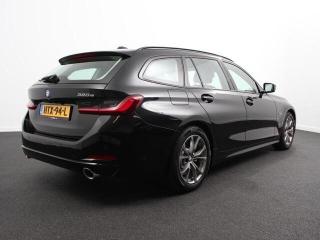 BMW 3-SERIE Touring 320e Climate control Adaptive cruise control Parkeersensoren Navigatie LED Apple Carplay/ Android Auto
