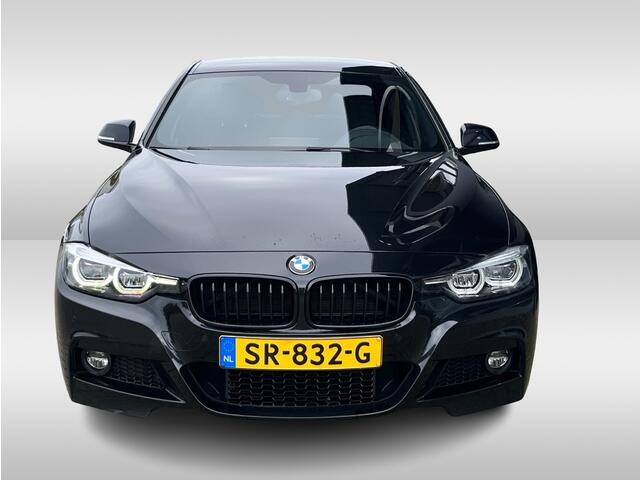 BMW 3-SERIE 320i Edition M Sport / Trekhaak / Leder / Navigatie / 18'' / Stoelverwarming / Cruise Control