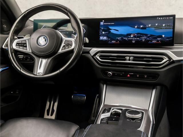 BMW 3-SERIE Touring 330e M Sport 293Pk Automaat (KUIPSTOELEN, PANORAMADAK, HEAD-UP DISPLAY, HARMAN/KARDON, ADAPTIVE CRUISE, M SPORTSTOELEN, SFEERVERLICHTING, ELEK ACHTERKLEP, APPLE CARPLAY, KEYLESS, CAMERA, NIEUWSTAAT)