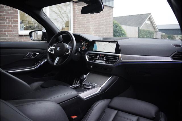 BMW 3-SERIE 318i High Executive M-Sport, LEDER, NAP, M-PERFORMANCE