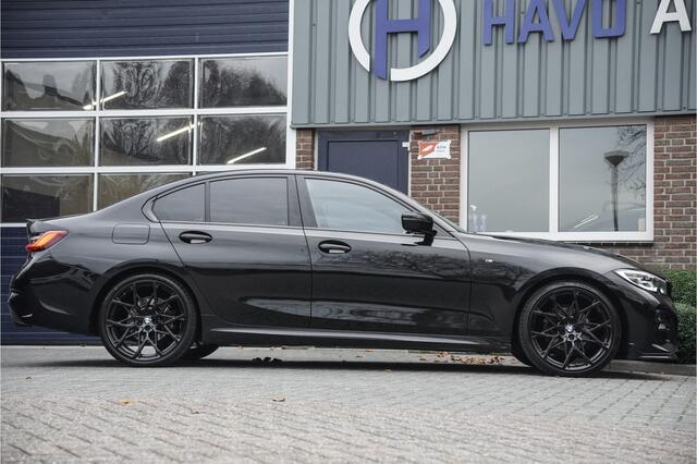 BMW 3-SERIE 318i High Executive M-Sport, LEDER, NAP, M-PERFORMANCE