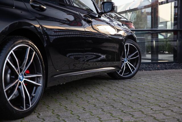 BMW 3-SERIE Touring 320e M-Sport , Adap. cruise, Head-up display, 360°camera,