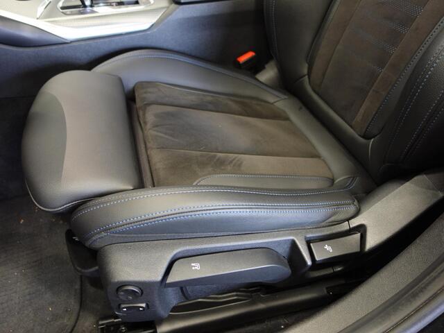 BMW 3-SERIE Touring 330e xDrive 292 PK 4WD M Sport Airco ECC Stoel|Stuurverwarming Full LED 18" Velgen Navi Prof Carplay PDC VA Trekhaak Elektrisch Sensatec