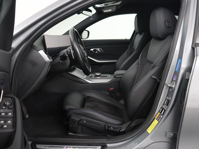 BMW 3-SERIE 320e M Sport | Trekhaak | Stoelverwarming | Camera | Leder/Alcantara | Stuurverwarming | Carplay | Live Cockpit Plus | Adaptief LED | Sportstoelen | Cruise control | PHEV | Plug In
