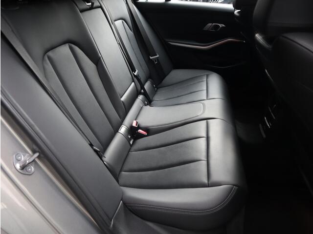 BMW 3-SERIE Touring 318i Business Edition Luxury Line