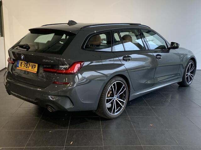 BMW 3-SERIE Touring 330e High Executive PANORAMADAK | ZOMER-EN WINTERWIELENSET | LEDEREN BEKLEDING | COMPLETE AUTO!