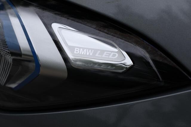 BMW 3-SERIE Touring 320i M-sport pakket, Pano, Elek stoel, memory, Adap Cruise, HUD, Camera, Hifi, etc.