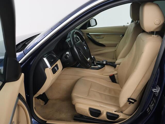 BMW 3-SERIE 318i Luxury Edition | Leder | Stoelverwarming | Navigatie | Trekhaak | Full LED | Climate control | PDC | Cruise control