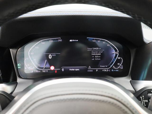 BMW 3-SERIE 330e eDrive Edition M-Sport | PANO | STOELVERWARMING
