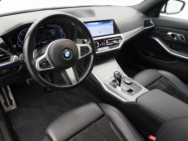 BMW 3-SERIE 320e M-Sport | PANO | CAMERA | MEMORY | STOELVERWARMING | TREKHAAK