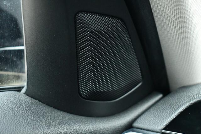 BMW 3-SERIE 330i Sportline 18inch HiFi Live-Cockpit Sfeer