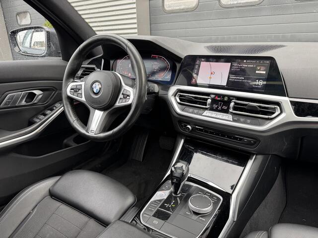 BMW 3-SERIE Touring 320i Executive Edition | Panoramadak | DAB | Carplay | Navigatie | Elektrische Achterklep |