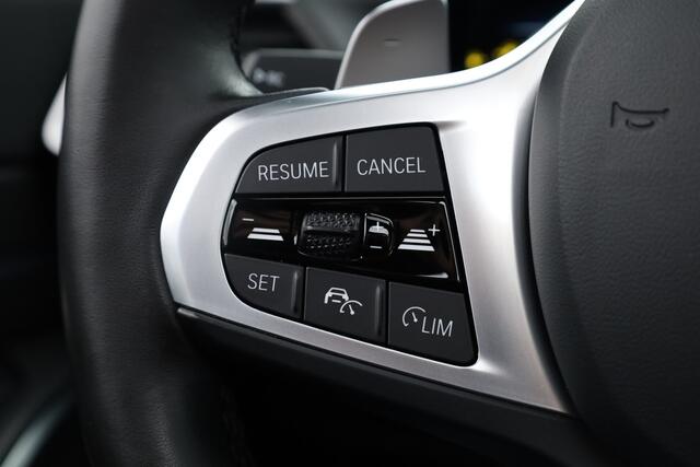 BMW 3-SERIE Touring 330e xDrive M Sport | Pano | HUD | Leder | Adapt. Cruise | Camera | Elek. Stoelen | Keyless | Stoelverw.