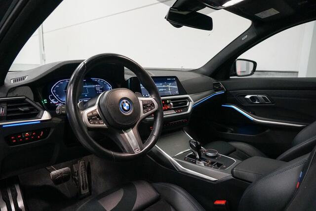 BMW 3-SERIE Touring 330e M-Sport | Panoramadak | Hifi | DAB