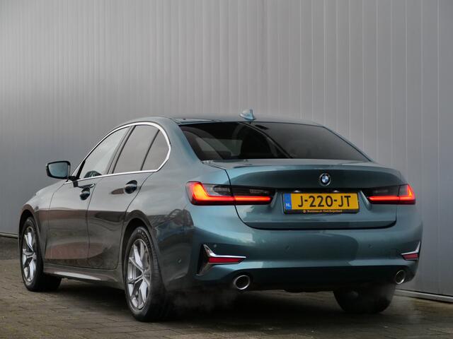 BMW 3-SERIE 320i High Executive Edition 184 Pk Automaat Navi / DAB / Camera / Leer / Apple Carplay