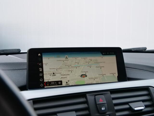 BMW 3-SERIE Touring 318i M Sport Corporate Lease 136 Pk Automaat Navigatie / Leer / Camera / PDC