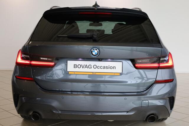 BMW 3-SERIE Touring 330e xDrive High Executive | M Sportpakket | Panoramadak | Elektr. stoelen | Elektr. Trekhaak